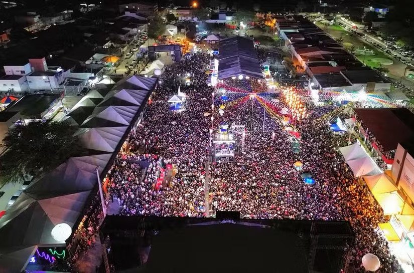 Prefeitos e prefeitas do Alto Sertão assinam carta aberta fixando limite de R$ 500 mil para cachês artísticos