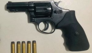 Arma-apreendida.jpg / Foto: PMSE