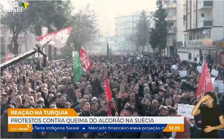 Turquia tem protestos contra queima do alcorão na Suécia