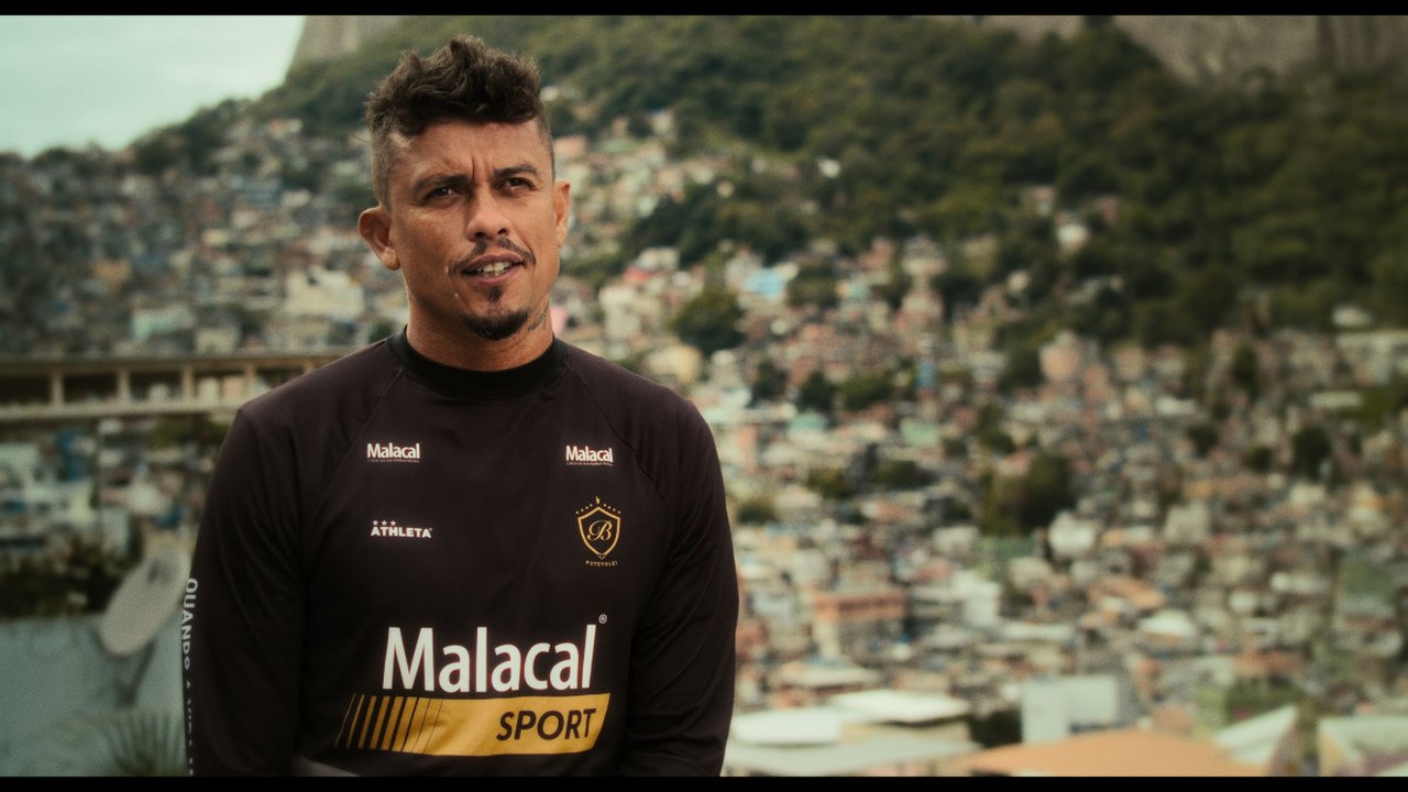 “Bello – O Rei do Futevôlei”: documentário traz história de superação do atleta, com participações de Neymar Jr. e Romário