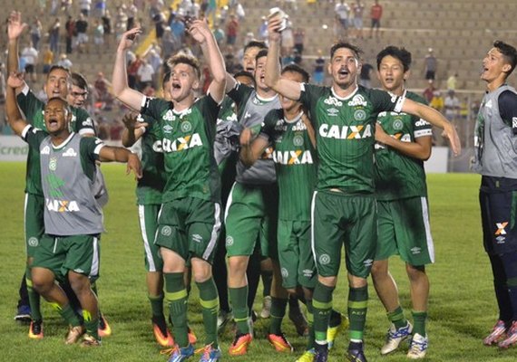 Chapecoense faz três no Novorizontino e continua entre os líderes da Série B