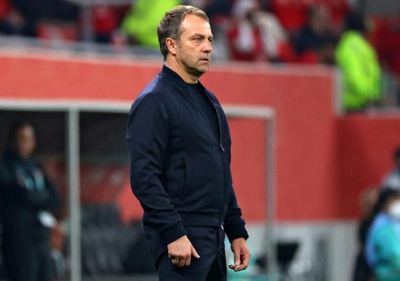 Hansi Flick assina por três anos e assume a seleção da Alemanha após a Eurocopa