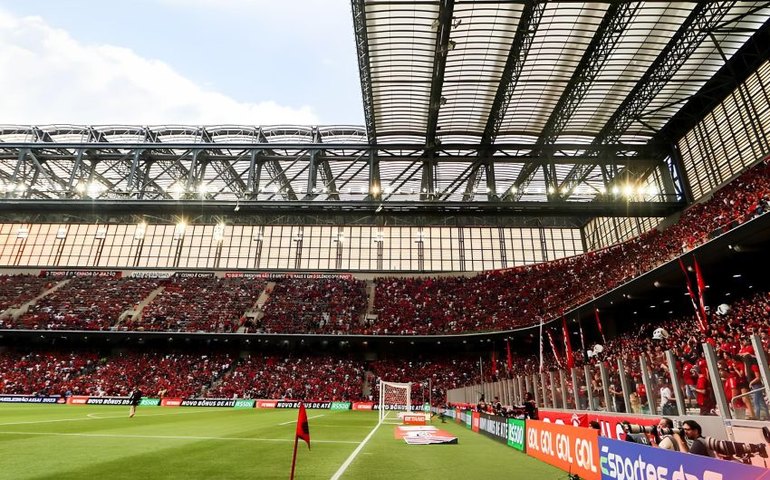 Na liderança da Série B, CRB encara o Athletico na Ligga Arena, em Curitiba