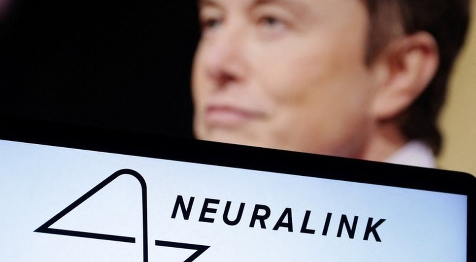 Neuralink: empresa de Elon Musk inicia teste de chip cerebral em humanos