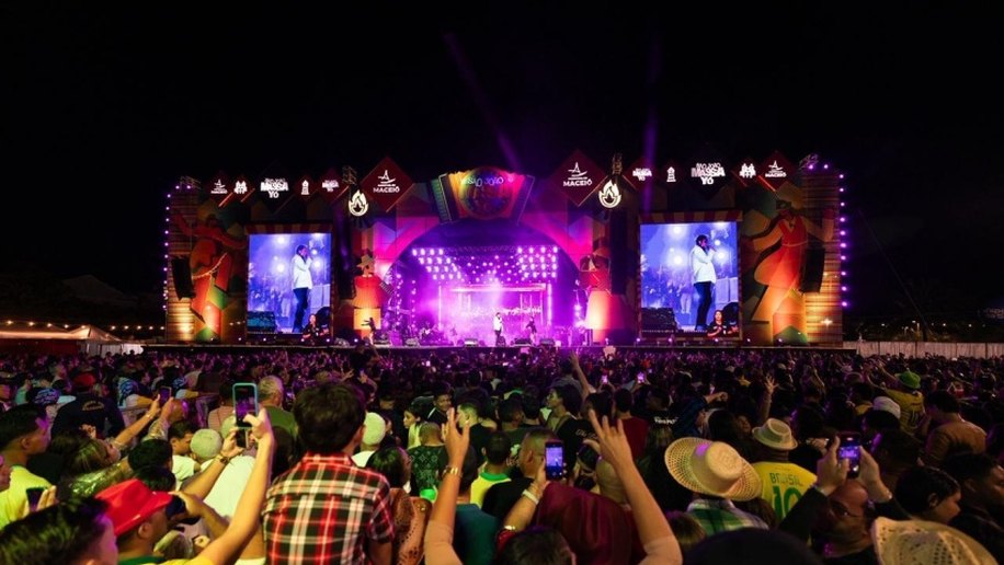 Zé Vaqueiro, Bell Marques e mais seis artistas animam a quinta-feira (25) noite do São João Massayó 2026