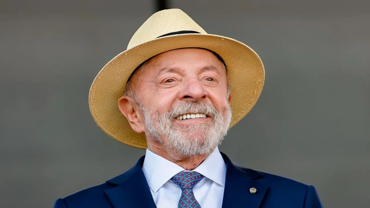Lula sanciona crédito para compra de carro por motoristas de aplicativo e taxistas