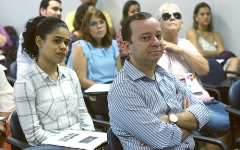 Escola de Governo abre cursos para estagiários, bolsistas e prestadores de serviços do Executivo