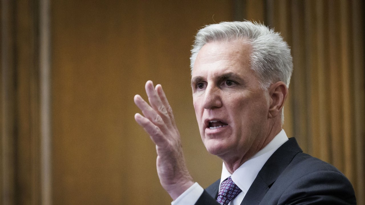 McCarthy determina abertura de inquérito formal de impeachment de Biden