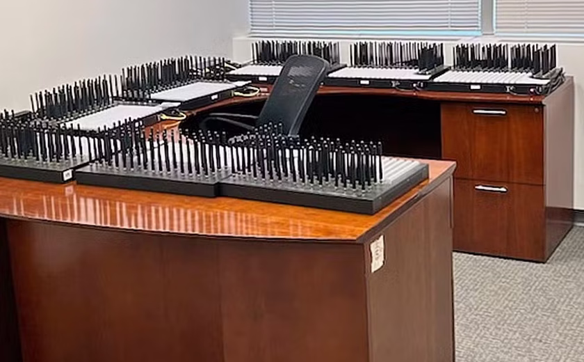 Serviço Secreto dos EUA desmantela rede clandestina que ameaçava telecomunicações de Nova York