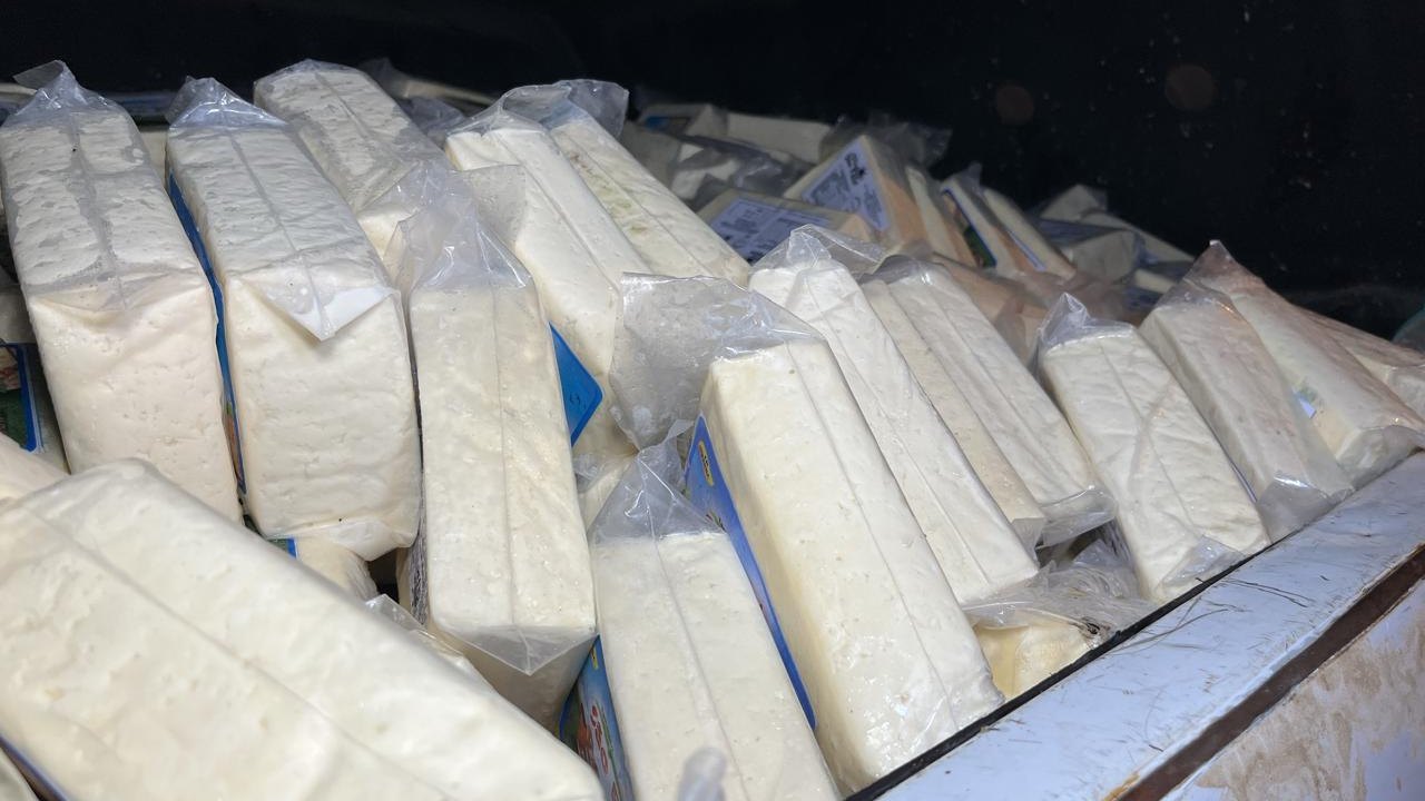 FPI flagra laticínio e pocilga clandestinos em Major Izidoro e recolhe quase uma tonelada de alimento impróprio para consumo