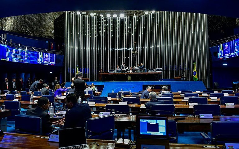 Plenário decide sobre exame toxicológico para posse e porte de arma