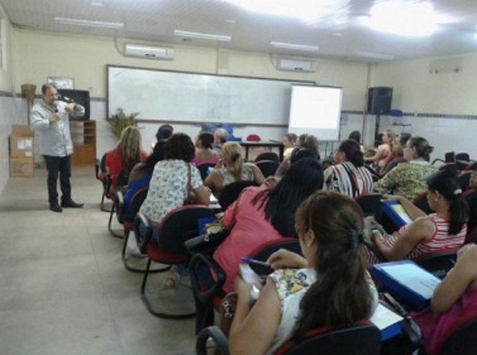 Conselheiros escolares participam de formação na Semed
