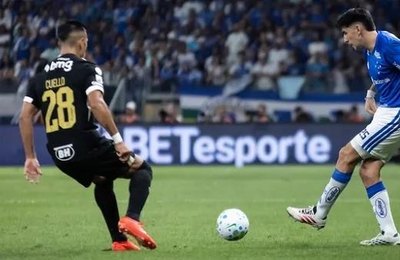 Cruzeiro sai na frente, mas Atlético-MG reage e segura o empate no 1º jogo pelas quartas da Copa do Brasil