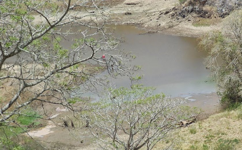 Barragem de Limeira seca e deixa Estrela e Minador sem água