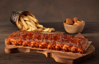 Outback e Guaraná Antarctica se unem para comemorar o Dia do Amigo