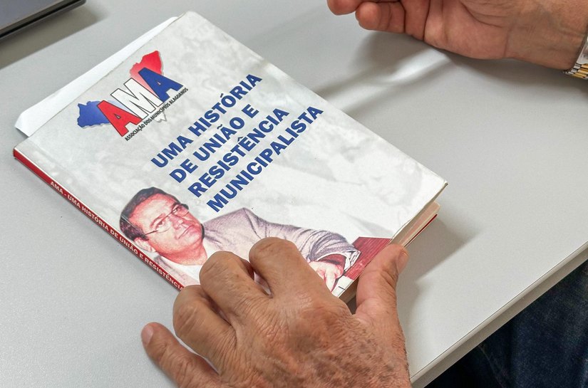 Vice-governador é destaque em lançamento do livro “Uma História de União e Resistência Municipalista”