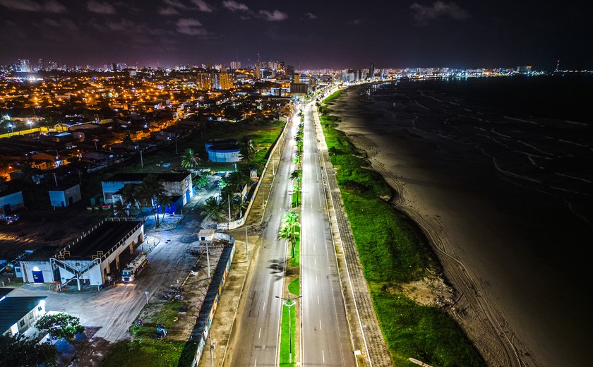 Corredores de transporte e comunidades recebem iluminação em LED