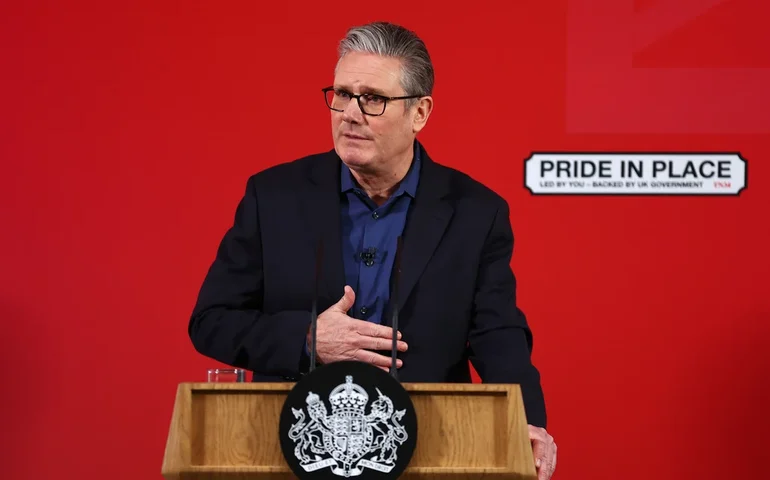 Starmer afirma que morte de Khamenei tornará Irã mais implacável e descarta ofensiva britânica