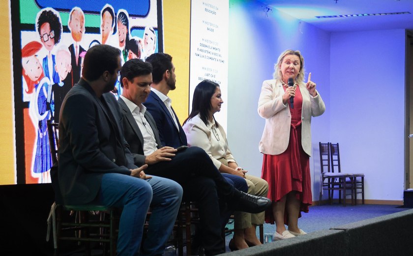 Governo de Alagoas e Presidência da República debatem uso de telas por crianças