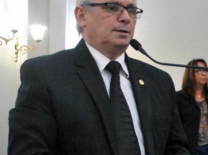 Pastor João Luiz declara voto a Renan Calheiros e a Rodrigo Cunha ao Senado