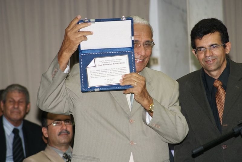 Sindicato entrega placa ao pastor José Antonio