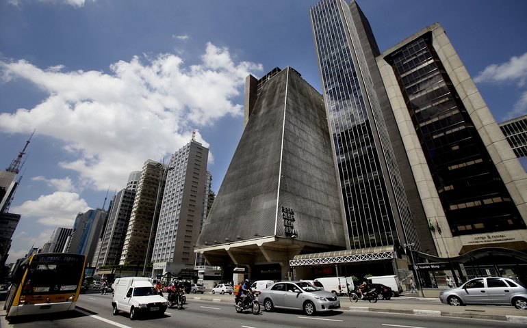 Descasamento entre impostos e recebimento das vendas custa R$ 16,7 bi para indústria, diz Fiesp