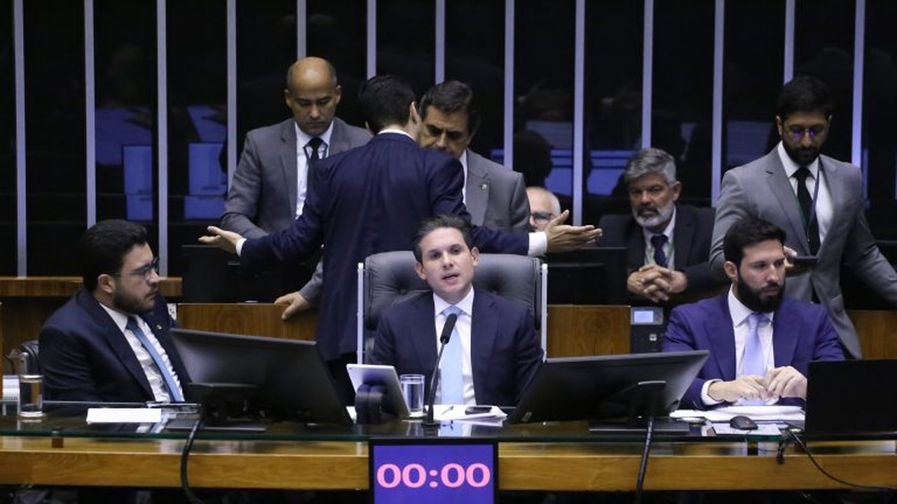 Hugo Motta elogia relator do Projeto Antifacção e critica PT por postura durante debate