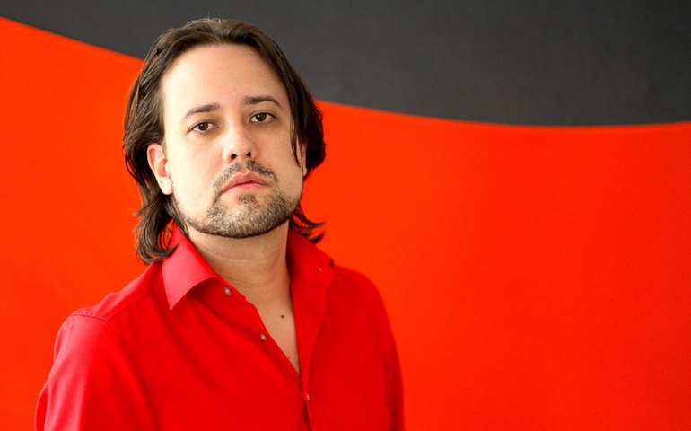 Novo livro de Felipe F. Munhoz costura poesia e dramaturgia