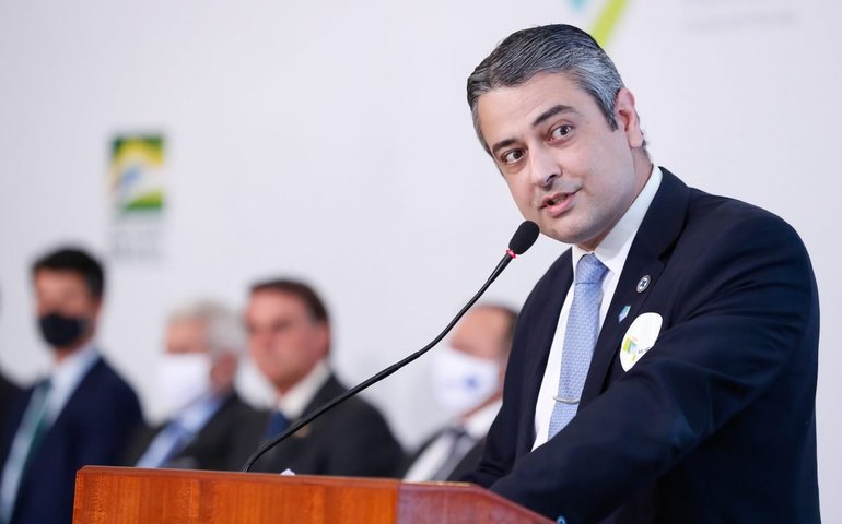 Senadores querem ouvir Angotti Neto sobre hidroxicloroquina