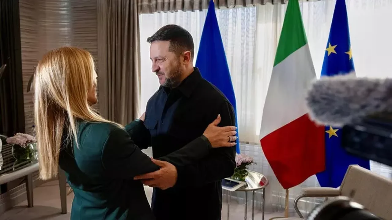 Meloni reafirma apoio da Itália à Ucrânia em reunião com Zelensky na Turquia