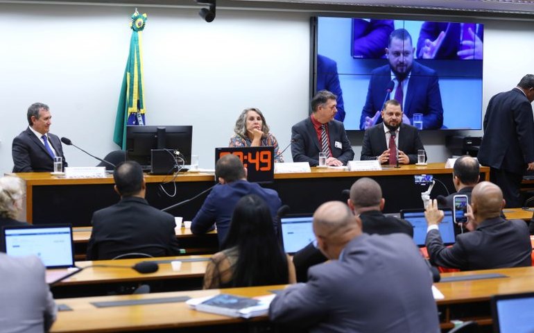 Especialistas defendem a regulamentação da profissão de bombeiro civil