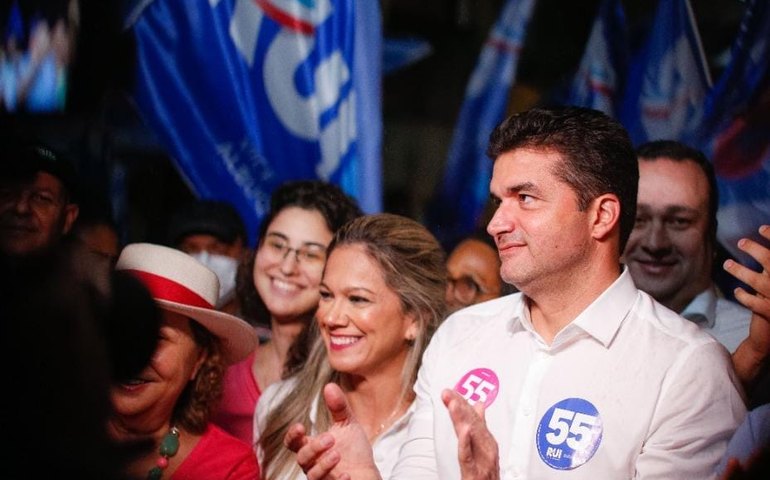 “Há dez anos, num dia de chuva como esse, ninguém entrava aqui”, diz Rui na Santa Lúcia ao lembrar obras da sua gestão