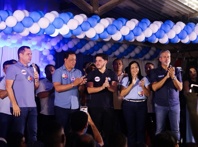 Em Lagoa da Canoa, Fernando Pereira fortalece parceria com Edilza Alves ao lado de Arthur e Álvaro Lira