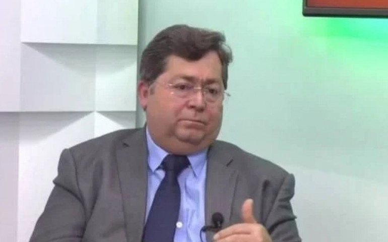 Governo exonera diretor da Saúde envolvido em suposto esquema de compra de vacina