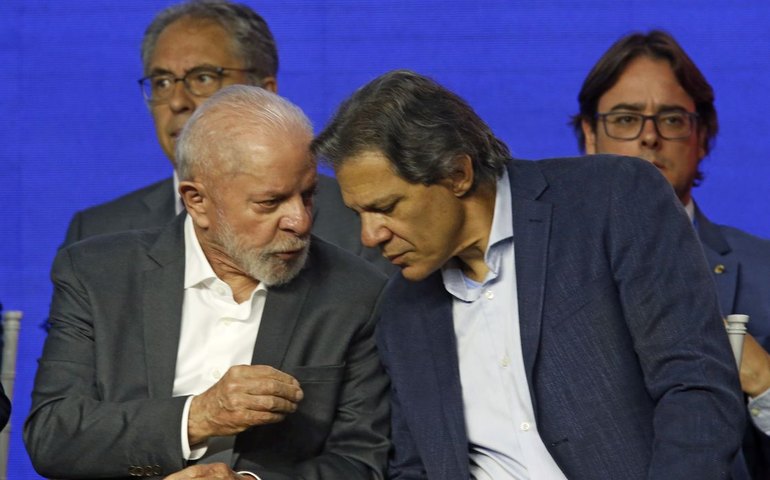 Lula anuncia linha de crédito para quem perdeu bens com apagão em SP