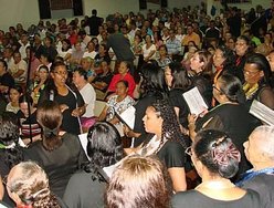 Usadema louvando ao Senhor