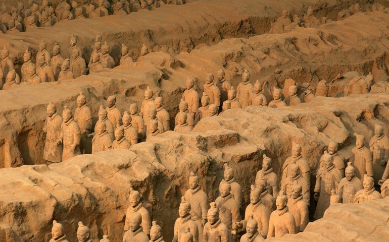 Descobrem em túmulo na China antiga armadura composta por mais de 6 mil escamas (FOTOS)