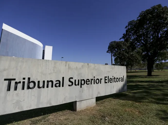 TSE cria conselho para monitorar desinformação e IA nas eleições