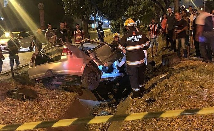 Grave acidente na Avenida Durval de Goes Monteiro