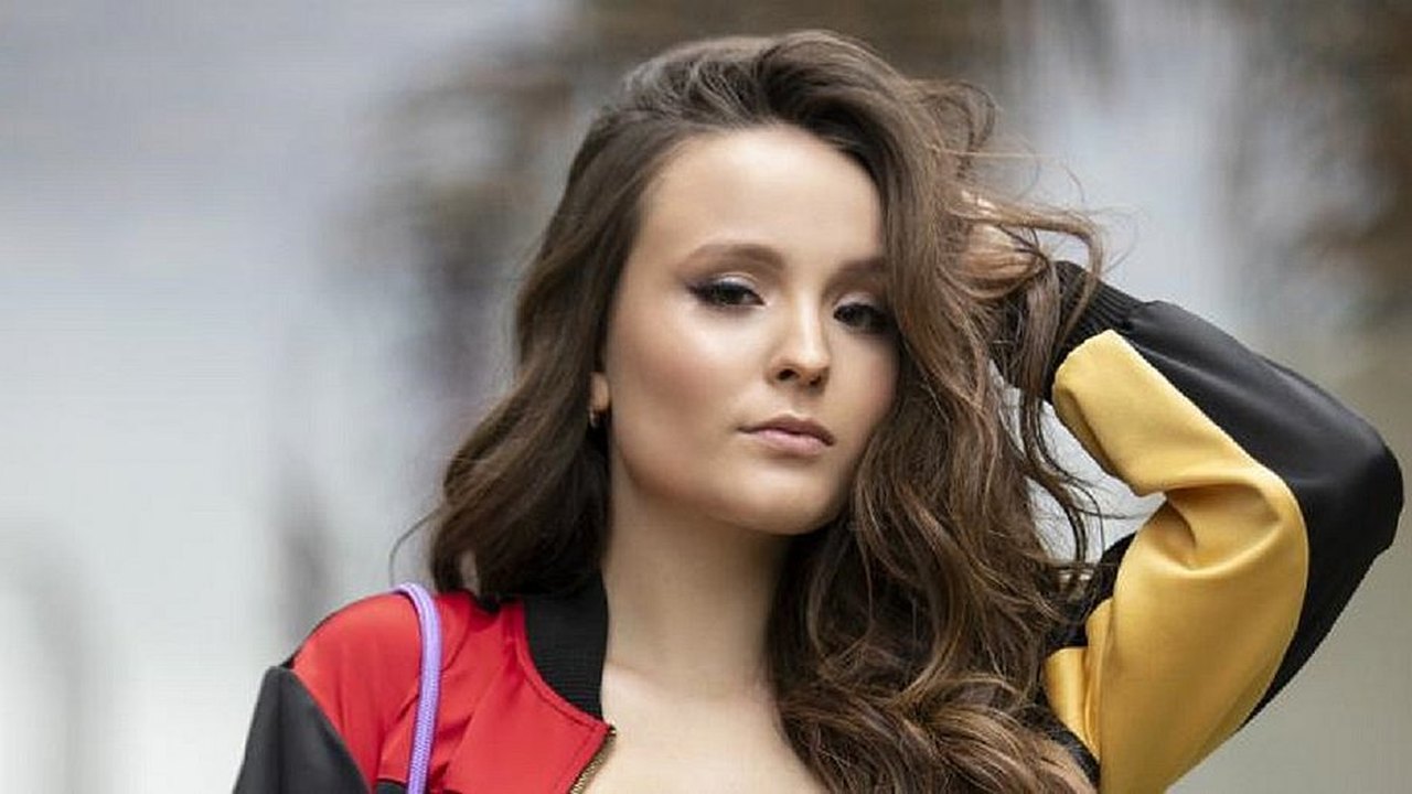 Larissa Manoela estrela novo filme de comédia romântica da Netflix; veja trailer