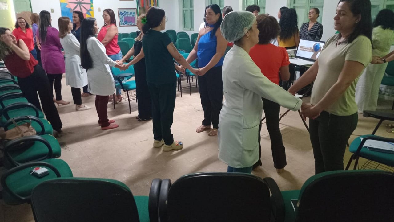 Servidores do Hospital Escola Portugal Ramalho participam de palestra sobre inteligência emocional
