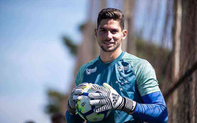 Cruzeiro deve ter retorno do goleiro Lucas França e empréstimo de Zé Eduardo