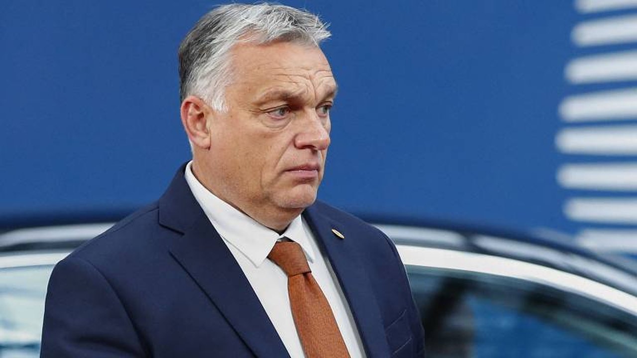 Orbán anuncia que pretende formar novo grupo parlamentar europeu com partido austríaco de extrema-direita 