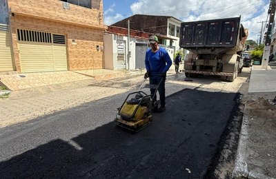 Operação Tapa-Buraco já restaurou 207 ruas neste mês de maio
