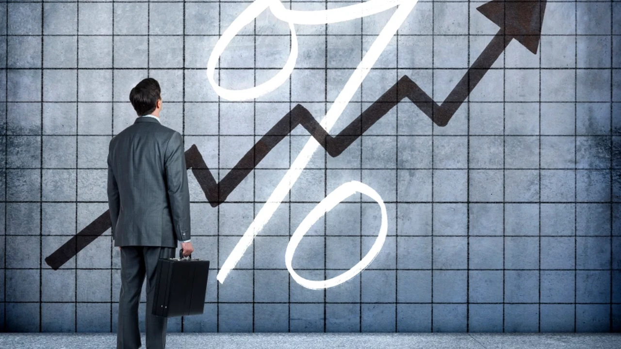 Taxas de juros ficam estáveis, com foco em BC com economistas e Trump com Putin