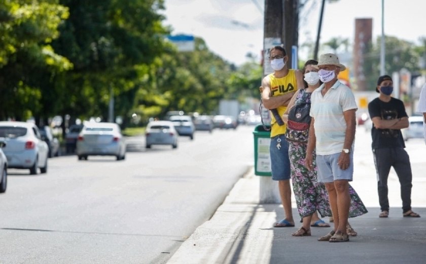 Governador sanciona lei que torna obrigatório uso de máscaras em Alagoas