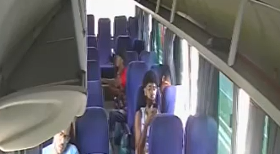 Passageiro de ônibus intermunicipal é assaltado e ameaçado com facão em Sergipe