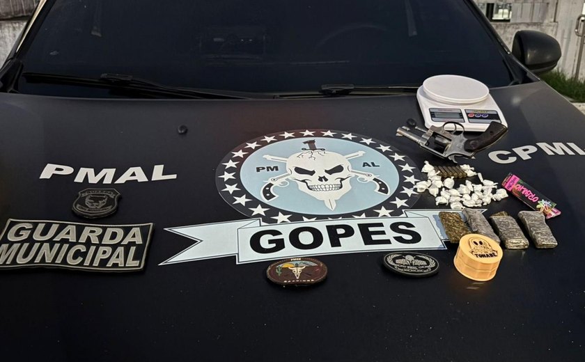 PM-AL apreende 32 armas de fogo e mais de 23 quilos de drogas