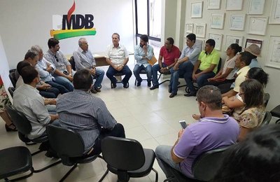 Renan recebe apelo de produtores sobre crise do Programa do Leite em Alagoas