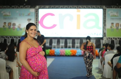 Governo de Alagoas entrega 700 enxovais para mães e seus bebês